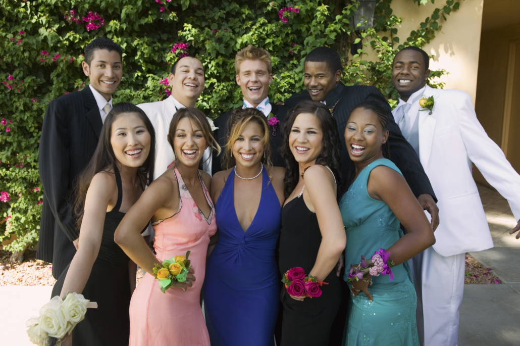 Smiling,Teenagers,Dressed,For,School,Dance